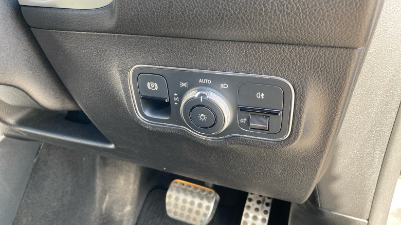 Mercedes-Benz GLB 200 AMG Line Premium 5dr 7G-Tronic Petrol Estate